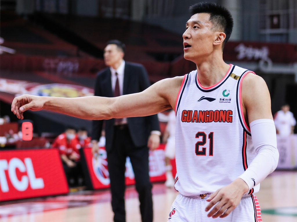 杜锋:球队赛季阵容始终不整,季后赛将全力拼搏