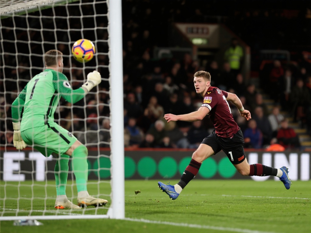 帕尔默亮眼表现：助攻+过人，9次对抗5胜，3抢断2解围